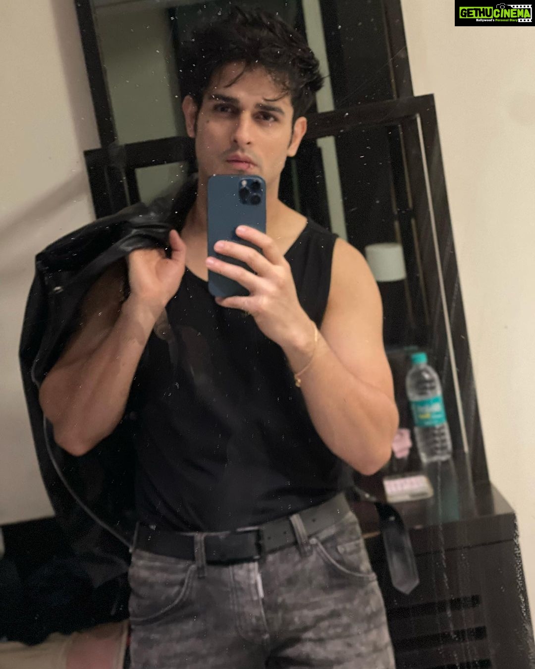 Priyank Sharma Instagram - Tilli gang 🥷🏻