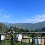Priyanka KD Instagram - ये हंसी वादियां, ये खुशनुमा समा , ये ठंडी हवा , ये झुका आसमां …. #priyankakholgade #mussoorie #pahadi #hillstation #hills #location #uttarakhand #dehradun #vadiya Mussoorie