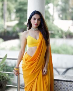 Priyanka KD Instagram - किसी की दुनिया चाहत मैं बरबाद है ….. 

#priyankakholgade #instagram #instadaily #photography #photooftheday #sareelove #saree #yellow #sareelover #sareefashion #pose #photo #mumbai #maharashtra #hyderabad #telugu #teluguactress