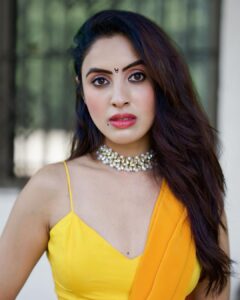 Priyanka KD Instagram - किसी की दुनिया चाहत मैं बरबाद है ….. 

#priyankakholgade #instagram #instadaily #photography #photooftheday #sareelove #saree #yellow #sareelover #sareefashion #pose #photo #mumbai #maharashtra #hyderabad #telugu #teluguactress