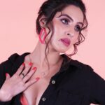Priyanka KD Instagram - Be bold , be brave enough to be your true self……. #photo #photooftheday #pictures #photooftheday #instagram #instagood #instadaily #love #loveyourself #mumbai #bold #black #priyankakholgade #maharashtra