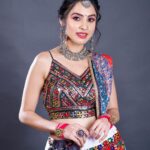 Priyanka KD Instagram – Costume:
@heenadesignerstudio.fabrics 
📸: @samjoe.official 
makeup: @diptidedhiamua ……

#priyankakholgade #instagram #instagood #instadaily #photography #photooftheday #picoftheday #love #lifestyle #life #happy #smile #garba #garbanight #navratri #navratrispecial #gujrat #mumbai #maharashtra