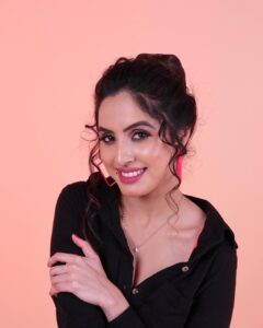 Priyanka KD Instagram - Be bold , be brave enough to be your true self……. 

#photo #photooftheday #pictures #photooftheday #instagram #instagood #instadaily #love #loveyourself #mumbai #bold #black #priyankakholgade #maharashtra