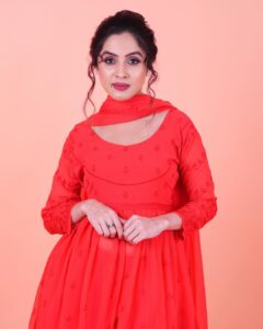Priyanka KD Instagram - आपके जीवन में दशहरा की खुशियों का उत्सव आपके लिए खुशियों भर दे । 
Happy Dassehra 💕….. 
costume: @fashion_style_online77
Makeup: @diptidedhiamua 

#happydassehra #priyankakholgade #instagram #instadaily #photooftheday #picoftheday #redress #festival #happy #smile #mumbai #dasara