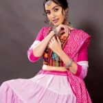 Priyanka KD Instagram – Pink 💗………. 
Costume: @heenadesignerstudio.fabrics 
makeup: @diptidedhiamua 

#photoshoot  #photography #pictures #picoftheday #garba #navratrilook #navratrispecial #pink #pinky #priyankakholgade #gujrat #mumbai #maharashtra