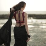 Priyanka KD Instagram - Black saree 😍 📸 : @sarathkrishnanks #priyankakholgade #instagram #instagood #instadaily #photography #photooftheday #pictures #love #black #saree #sareelove #sareefashion #style #pose #maharashtra #hyderabad #delhi