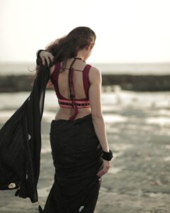 Priyanka KD Instagram - Black saree 😍
📸 : @sarathkrishnanks 

#priyankakholgade #instagram #instagood #instadaily #photography #photooftheday #pictures #love #black #saree #sareelove #sareefashion #style #pose #maharashtra #hyderabad #delhi
