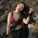 Priyanka KD Instagram – Black saree 😍
📸 : @sarathkrishnanks 

#priyankakholgade #instagram #instagood #instadaily #photography #photooftheday #pictures #love #black #saree #sareelove #sareefashion #style #pose #maharashtra #hyderabad #delhi
