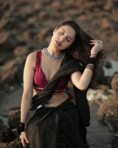 Priyanka KD Instagram - Black saree 😍
📸 : @sarathkrishnanks 

#priyankakholgade #instagram #instagood #instadaily #photography #photooftheday #pictures #love #black #saree #sareelove #sareefashion #style #pose #maharashtra #hyderabad #delhi