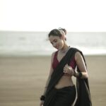 Priyanka KD Instagram – Black saree 😍
📸 : @sarathkrishnanks 

#priyankakholgade #instagram #instagood #instadaily #photography #photooftheday #pictures #love #black #saree #sareelove #sareefashion #style #pose #maharashtra #hyderabad #delhi
