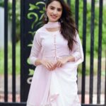 Priyanka KD Instagram - Baby Pink 🩷🩷…. #priyankakholgade #pink #photography #photooftheday #pictures #picoftheday #smile #dress #maharashtra #pose #piu