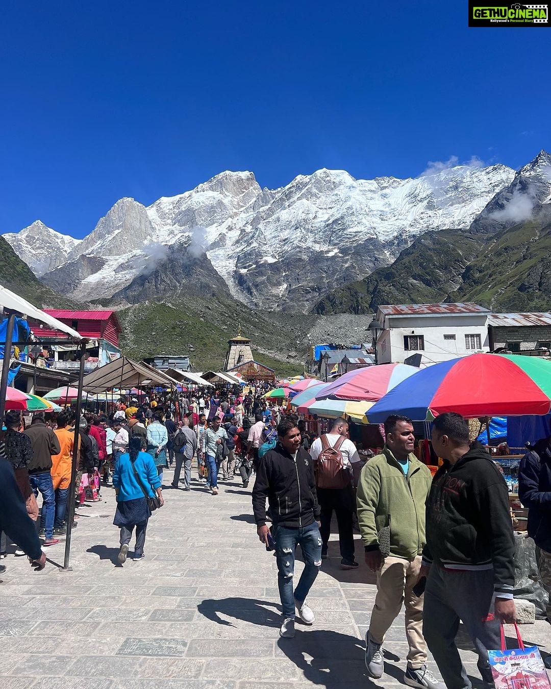 Priyanka KD Instagram - 6th jyotirling complete in श्रावण .. मैंने तो इच्छा माँगी थी पूरी तो उन्होंने की … 22 km walk के समय बोहोत problems आए क्यूकी की मैंने किसीका सहारा ना लेने का ठान लिया था पर मेरे बाबा आने द्वार के बाद जो सुकून मिला और साथी मैं अभिषेक भी किया तो वो feelings उसको बयान करने के लिए शब्द नहीं हैं …. बोलो जय श्री केदार 🙏🏻 #harharmahadev #harharmahadevॐ #kedarnath #jyotirling #hindutemple #mahadev #ॐ_नमः_शिवाय #priyankakholgade श्री केदारनाथ ज्योतिर्लिंग ,उत्तराखण्ड