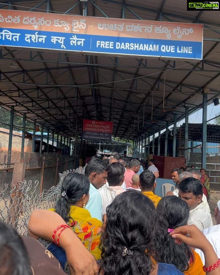 Priyanka KD Instagram - 4th Jyotirling completed SRISAILAM TEMPLE 🙏🏻Har Har Mahadev ॐ नमःशिवाय … #harharmahadev #harharmahadevॐ #mahadev #devokedevmahadev #srisailam #aandrapradesh #priyankakholgade #shravan #life Srisailam Mallikarjun Jyotirling Temple