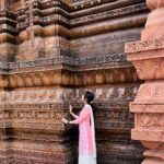 Priyanka KD Instagram - जब मुझे यकीन है के महादेव मेरे साथ है , तो इस से कोई फर्क नही पड़ता कौन मेरे ख़िलाफ़ है! 🙏🏻 #harharmahadev #purijagannath #jagannath #jagannathtemple #hyderabad #banjarahills #mahadev #priyankakholgade Puri Jagannath Temple,hyderabad