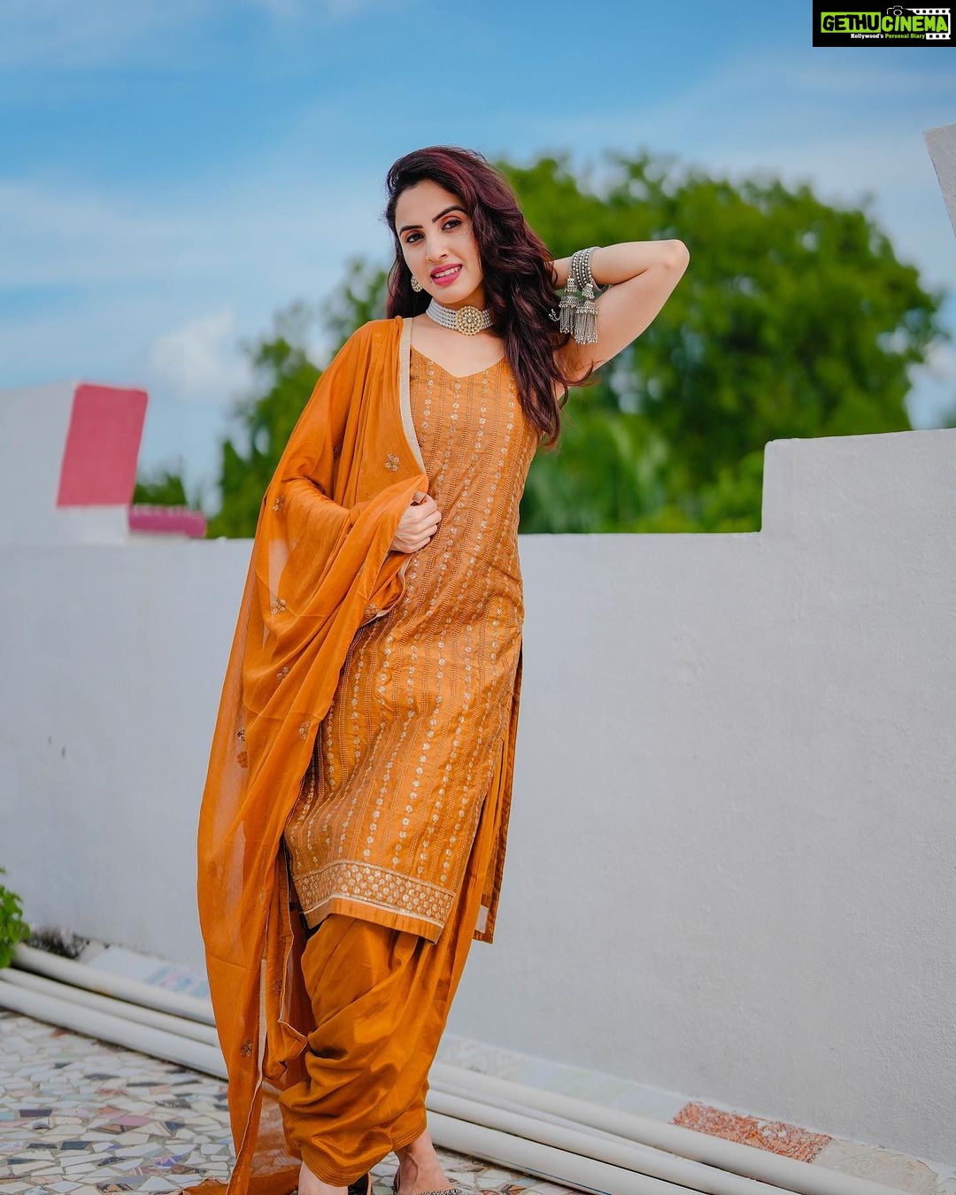 Priyanka KD Instagram - ख्वाहिश नहीं है की हर कोई तारीफ़ करे , लेकिन क़ोशिश यही है की कोई गलत न कहे !! #priyankakholgade #instagood #instagram #instadaily #photography #photooftheday #pictures #picoftheday #dresses #punjabi #mumbai #maharashtra