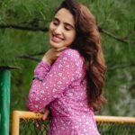 Priyanka KD Instagram – ये मुस्कान ही है, जो सादगी बन जाती हैं ! वरना लफ़्यों के फ़रेब, कहाँ समझ आते हैं ! 

📸: @sarathkrishnanks 

#priyankakholgade #instagood #instadaily #instagram #photography #photooftheday #pictures #picoftheday #traditional #indianwear #pink #love #life #style #smile #happy