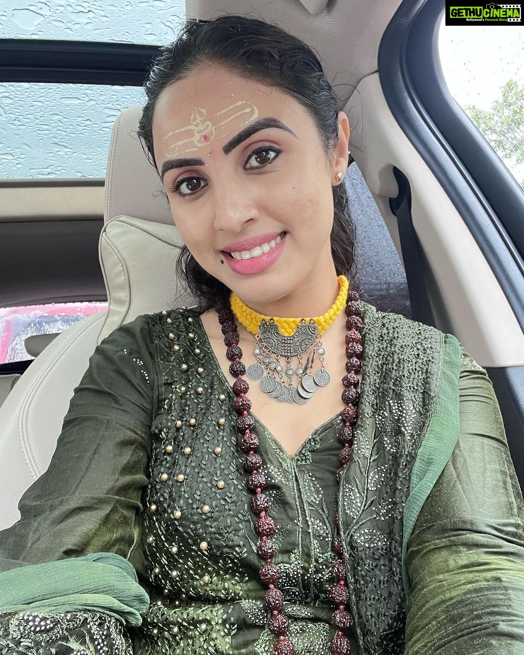 Priyanka KD Instagram - Pehla Somvar bolo Har Har Mahadev ЁЯЩПЁЯП╗ реР рдирдордГрд╢рд┐рд╡рд╛рдп #реР_рдирдордГ_рд╢рд┐рд╡рд╛рдп #harharmahadev #mahadev #jyotirling #nashik #mahadev #priyankakholgade #priyankakd #maharashtra #mumbai #puna #dev #devokedevmahadev #hindutemple рд╢реНрд░реА рддреНрд░рдпрдВрдмрдХреЗрд╢реНрд╡рд░ рдорд╣рд╛рджреЗрд╡ рдордиреНрджрд┐рд░, рддреНрд░рдпрдореНрдмрдХреЗрд╢реНрд╡рд░