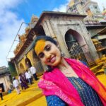 Priyanka KD Instagram - ॐ नमःशिवाय यळकोट यळकोट जय मल्हार 🙏🏻 #jaymhalhar #jejuri #om #maharashtra #dev #harharmahadev #omnamahshivaya #marathi #shrishankar श्री मार्तंड मल्हार देवस्थान, जेजुरी