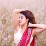 Priyanka KD Instagram - With Red saree ❤️…… #reels #reelitfeelit #reelsvideo #reelkarofeelkaro #reelsviral #saree #sareefashion #sareelover #redsaree #priyankakholgade