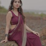 Priyanka KD Instagram – कागज पे तो अदालत चलती है , हमने तो तेरी आँखों के फ़ैसले मंज़ूर किये !

#priyankakholgade #instagram #instagood #photography #photooftheday #instagood #photo #love #lifestyle #life #mumbai #maharashtra #pose #saree #sareelove #sareefashion #sareelovers #hyderabad #telugu