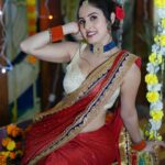 Priyanka KD Instagram – एक पल मे , वहाँ से हम उठे !  बैठने मे जहाँ , जमाने लगे ! 

#priyankakholgade #instagram #photography #photooftheday #love #lifestyle #life #redsaree #saree #sareefashion #sareelove
