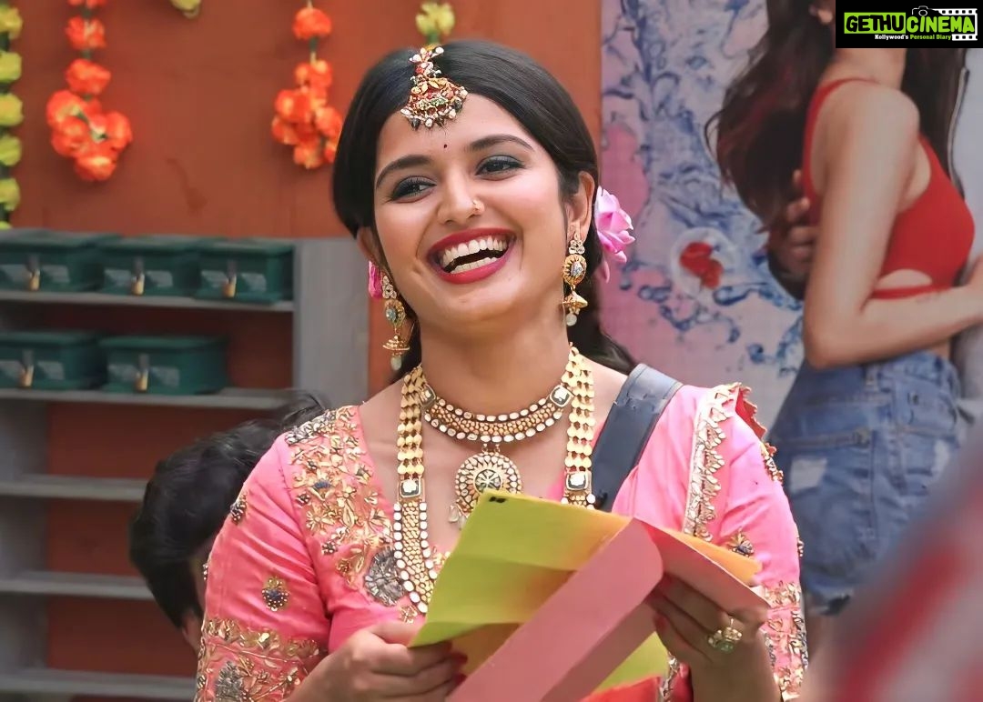 Priyanka M Jain Instagram - Dusserha celebrations in Bigg Boss House π π Outfit: @parisadesigners Jewellery: @kasturisilverjewellery #biggbossseason7 #biggbosstelugu #priyankajain #priyankabb7 #piyu #bb7 #starmaa #disneyplushotstar #BiggBossTelugu7 #priyankaonbbtelugu7 #BiggBossTelugu7 #biggboss7telugu