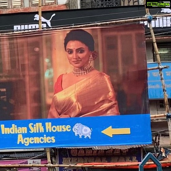 Priyanka Mondal Instagram - I think counting with this year is the 5th time Iβve part with this brand @indiansilkhouseagencies Thank you God ππ» Thanks to @flash.forward.productions πΈ @upaharbiswas Mkup @sahababusona Hair @ginni_love21 Stylist @stylebysumit