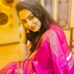 Priyanka Mondal Instagram – মহা নবমীর রাত
সবাইকে জানাই শুভ বিজয়া দশমীর আন্তরিক শুভেচ্ছা ও অভিনন্দন 🙏🏻
#pujo2023
Saree from @nallisilksarees