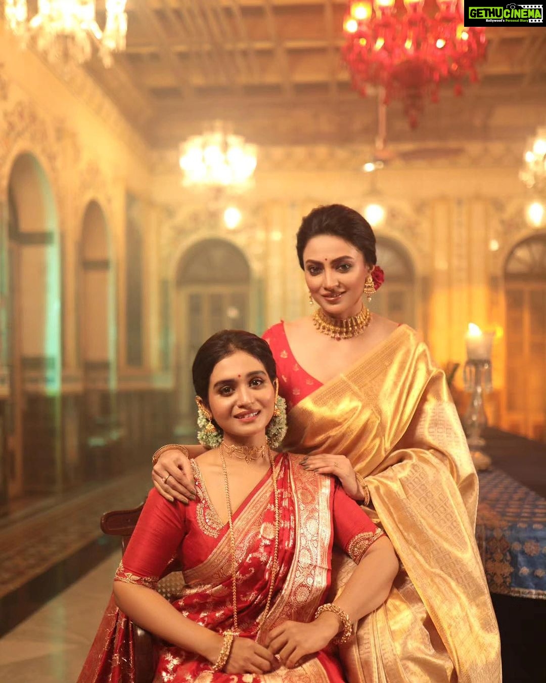 Priyanka Mondal Instagram - Work for @indiansilkhouseagencies And @kiran.mazumder is beautiful ♥️ Photography @upaharbiswas Mkup @sahababusona Hair by @ginni_love21 Stylist @stylebysumit Thanks to @flash.forward.productions