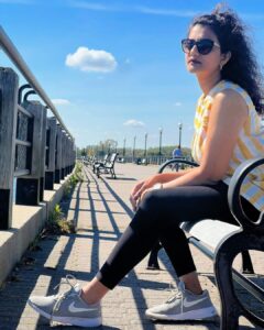 Priyanka Nair Instagram - Breathe in the sky’s tranquillity ☁️ #priyankanair #skyhasnolimit #newyork #traveler 📸 @akhil_kavalayoor