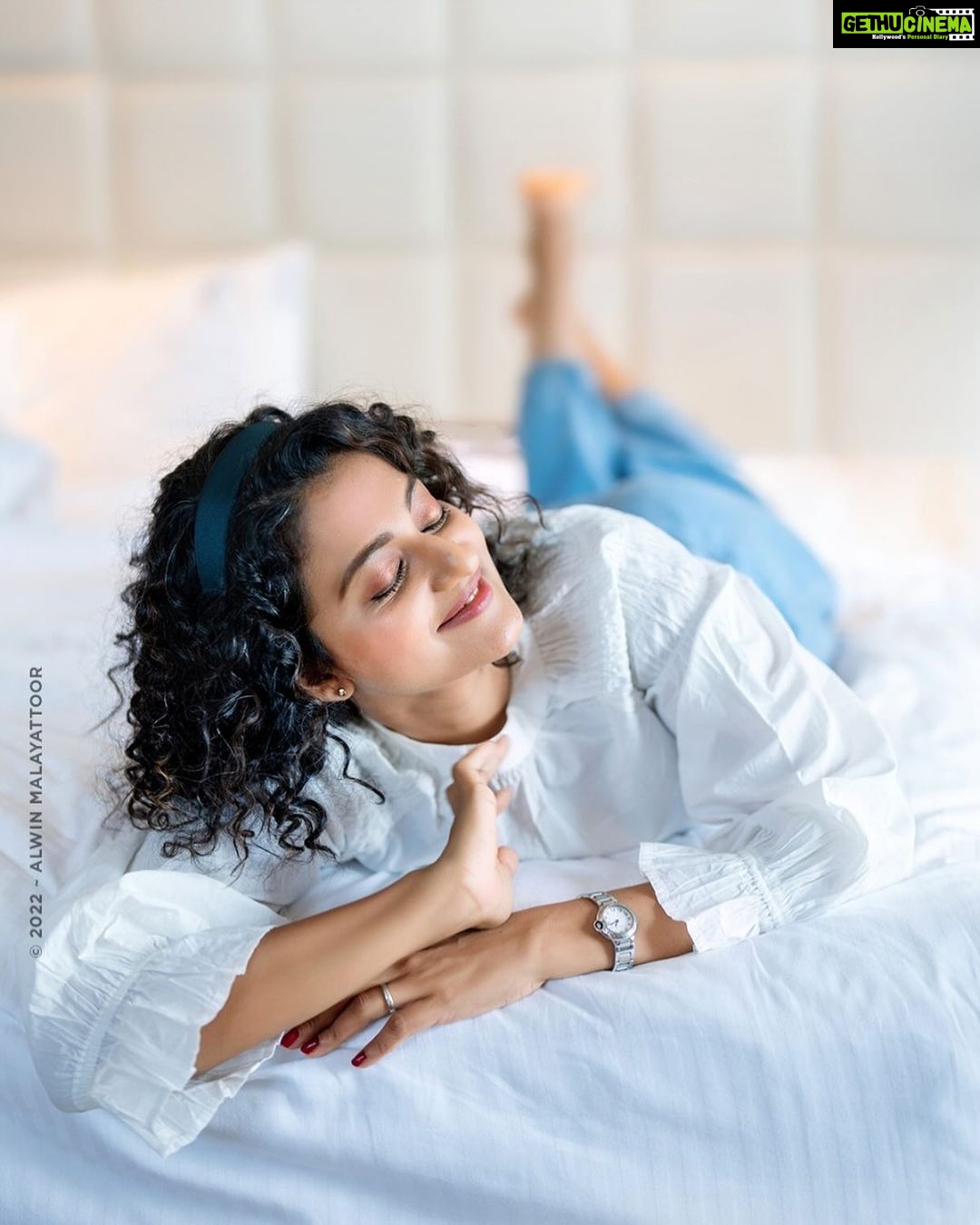Priyanka Nair Instagram - 📸 @alwinsebastian_malayattoor