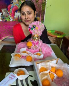 Priyanka Pandit Instagram - Laddu wale candles 😍mere Pyare laddu Gopal ke liye 🥰thanks @bhawnaaggarwaldesigns di