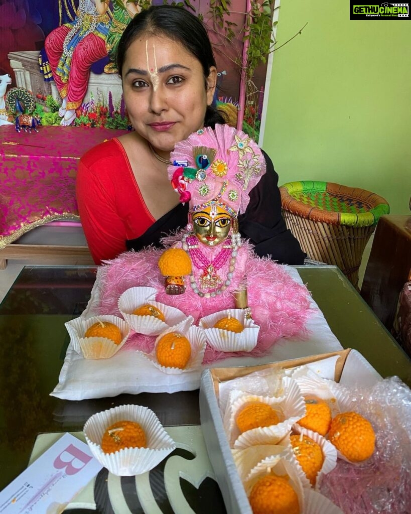 Priyanka Pandit Instagram - Laddu wale candles 😍mere Pyare laddu Gopal ke liye 🥰thanks @bhawnaaggarwaldesigns di Mumbai, Maharashtra