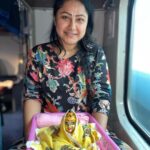 Priyanka Pandit Instagram - On the way to shree Vrindavan dham 🥰 shriji ki kripa bani rahe jai jai shree radhe Vrindavan - वृन्दावन, UP, India