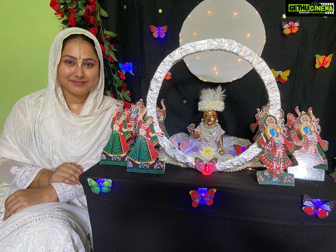 Priyanka Pandit Instagram - Sharad purnima ki subhkamnaye 🥰 shwetambar vastra shringar darshan Mumbai, Maharashtra