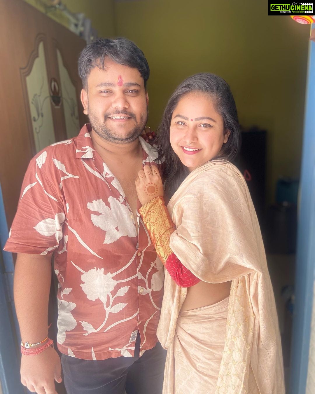 Priyanka Pandit Instagram - Bhai dooj ki subhkamnaye 🥰 missing u 😢 Mumbai, Maharashtra