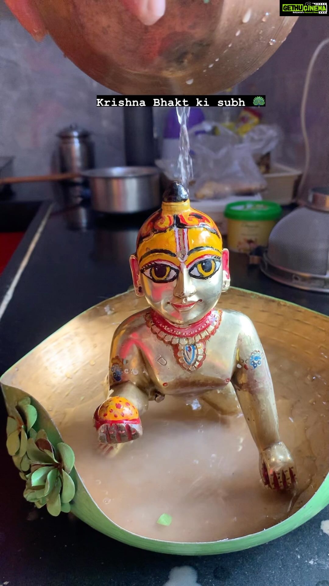 Priyanka Pandit - 5.3K Likes - Sab Prabhu ki kripa he jo hme apne Das ke roop main swikar kiya he 🥰