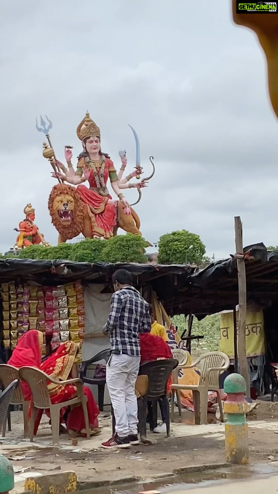 Priyanka Pandit Instagram - Jai mata di 🙏♥️ @priyanka_pandit_