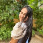 Priyanka Pandit Instagram - मेरी समस्त यात्राओं का अंतिम पड़ाव हो तुम मेरे माधव मेरे अंदर जागी हर ख्वाहिश का पूर्णविराम हो तुम माधव ❤️ Mumbai, Maharashtra