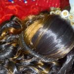 Priyanka Pandit Instagram - मां योगमाया ने कृष्ण के साथ योगविद्या और महाविद्या बनकर कंस, चाणूर और मुष्टिक आदि शक्तिशाली असुरों का संहार कराया था। श्रीमद्भागवद्पुराण में देवी योगमाया को ही विंध्यवासिनी कहा गया है। शिवपुराण में उन्हें सती का अंश बताया गया है। द्वापर युग में जब भगवान विष्णु ने श्रीकृष्ण के रूप में जन्म लिया, ठीक उनके पहले मां दुर्गा ने योग माया के रूप में जन्म लिया था। मां दुर्गा का यह दिव्य अवतार कुछ समय के लिए था। Mumbai, Maharashtra