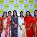 Priyanka Sarkar Instagram - Durga Pujo is indeed the time when the amazing people of Bengal shine bright and that was clearly on display at East Medinipur & East Bardhaman! 😍 Thanks to Trends Saj Parbon for this vibrant display of fashion. @reliancetrends #Trends #GetThemTalking #Fashion #NewCollection #EthnicWear #WomensWear #WomensFashion #MensWear #MensFashion #TrendsSajParbon