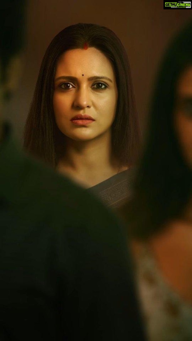 Priyanka Sarkar Instagram - রাজা আর মল্লিকার সম্পর্কের মধ্যে দূরত্বের কারণ কি কোনও তৃতীয় ব্যক্তি? “ছোটলোক” Web Series আসছে 3rd November! #ChhotolokOnZee5 #KeChhotolok #ErporKi #AroBeshiEntertainment #ZEE5 @zee5_bangla @indranee_halder | @gauravchakrabarty | @ushasi | @damineeb | @ushasieofficial | @loka_loknath | @joydeep0906 | @sabuj_b_positive | @tapasya_dasgupta | @soumya_cherrypix