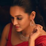 Priyanka Sarkar Instagram - Elevate Your Glamour, Embrace Your Confidence! 💎✨ 'Heer' by @mpj_jewellers_official is more than just jewelry; it's a statement of your inner radiance and unwavering confidence. Sparkle with every step and shine with self-assured elegance. 💍💖 #MPJJewellers #HeerCollection #DiamondGlamour