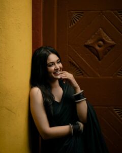 Priyanka Sarkar Instagram - Moods...

@ami_baundule 

@makeupbybithikabenia 
@moumitasani 

@bhaskar5100 
@abhireporting 

#KolkataClassic ...
