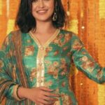 Priyanka Sarkar Instagram - May the light of Diwali brighten each day...✨ @qwomanindia #QWomansPride #Traditional #EthnicDress #DiwaliVibes #Diwali