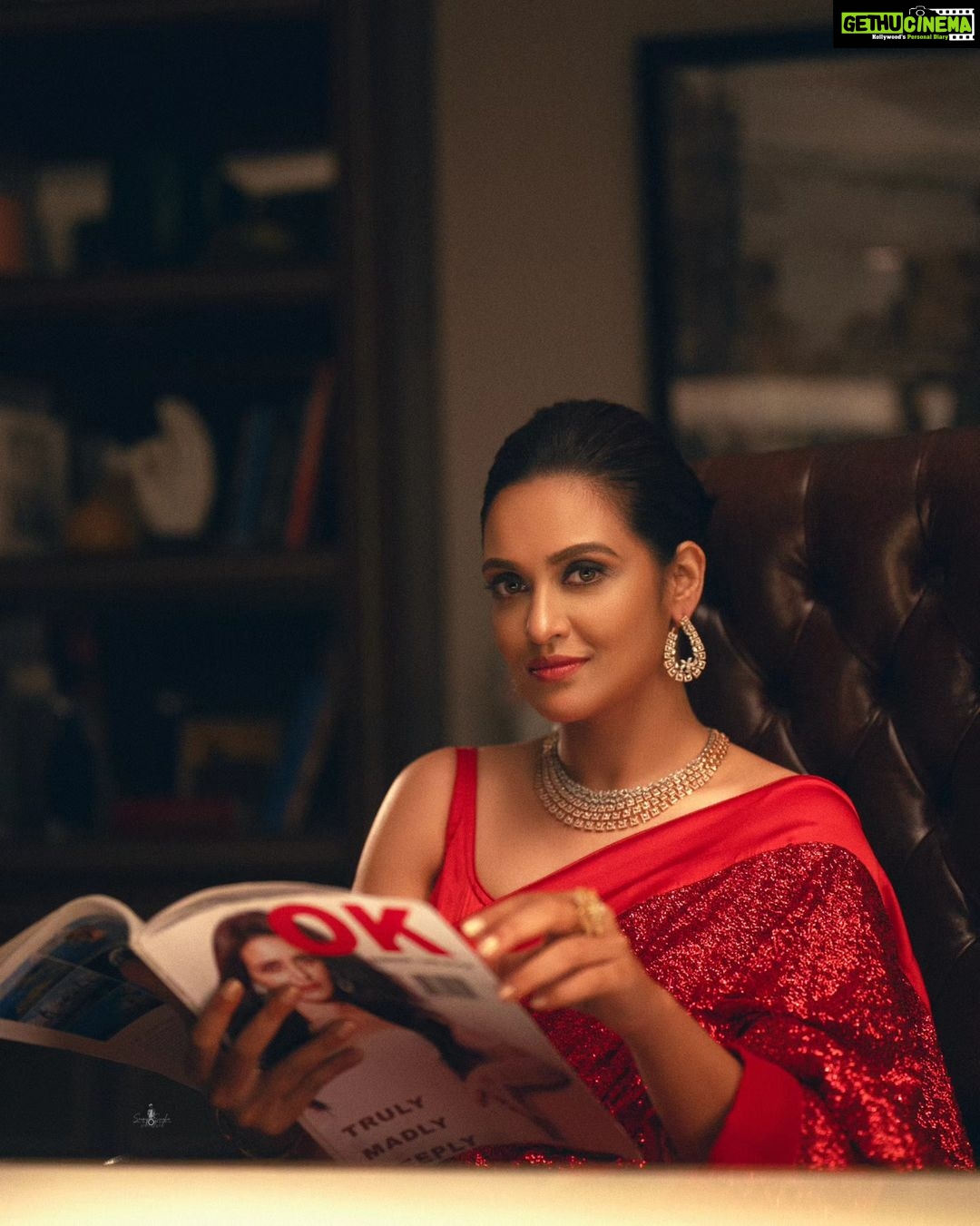 Priyanka Sarkar Instagram - Elevate Your Glamour, Embrace Your Confidence! šāØ 'Heer' by @mpj_jewellers_official is more than just jewelry; it's a statement of your inner radiance and unwavering confidence. Sparkle with every step and shine with self-assured elegance. šš #MPJJewellers #HeerCollection #DiamondGlamour