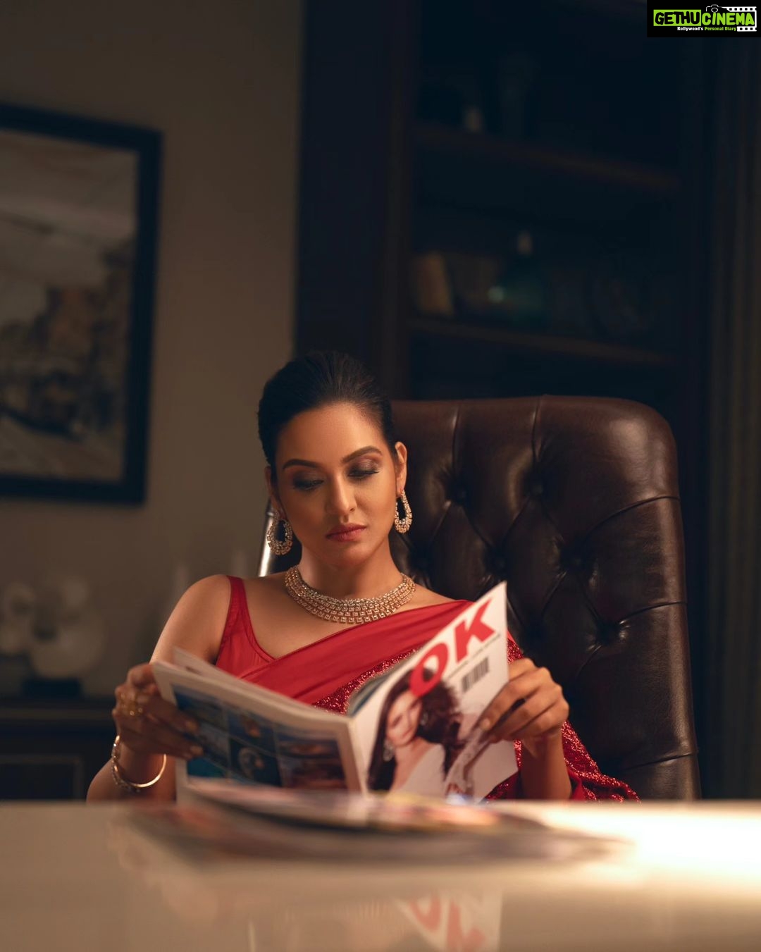 Priyanka Sarkar Instagram - Elevate Your Glamour, Embrace Your Confidence! šāØ 'Heer' by @mpj_jewellers_official is more than just jewelry; it's a statement of your inner radiance and unwavering confidence. Sparkle with every step and shine with self-assured elegance. šš #MPJJewellers #HeerCollection #DiamondGlamour