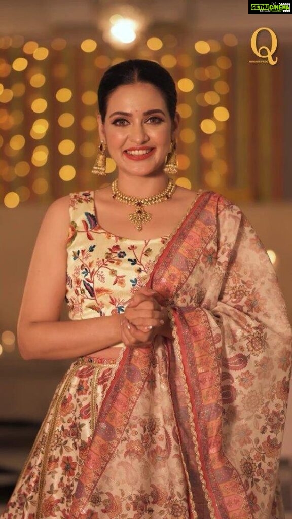 Priyanka Sarkar Instagram - This festive season celebrate your tradition, with no boundaries. Wishing you a very happy Diwali on behalf of me & @qwomanindia ✨🪔 #HappyDiwali #QWomansPride #TraditionalWear #EthnicWear