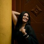 Priyanka Sarkar Instagram - Moods... @ami_baundule @makeupbybithikabenia @moumitasani @bhaskar5100 @abhireporting #KolkataClassic ...