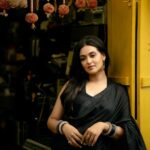 Priyanka Sarkar Instagram - @ami_baundule @makeupbybithikabenia @moumitasani @bhaskar5100 @abhireporting #KolkataClassic ...